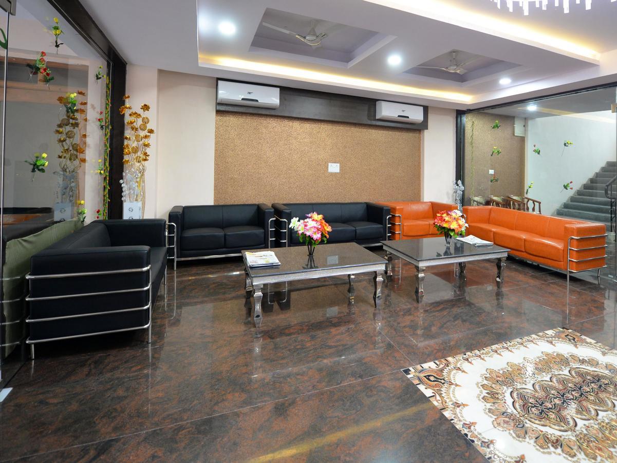 מלון Super Collection O Lotus Grand Near Secunderabad Railway Station מראה חיצוני תמונה